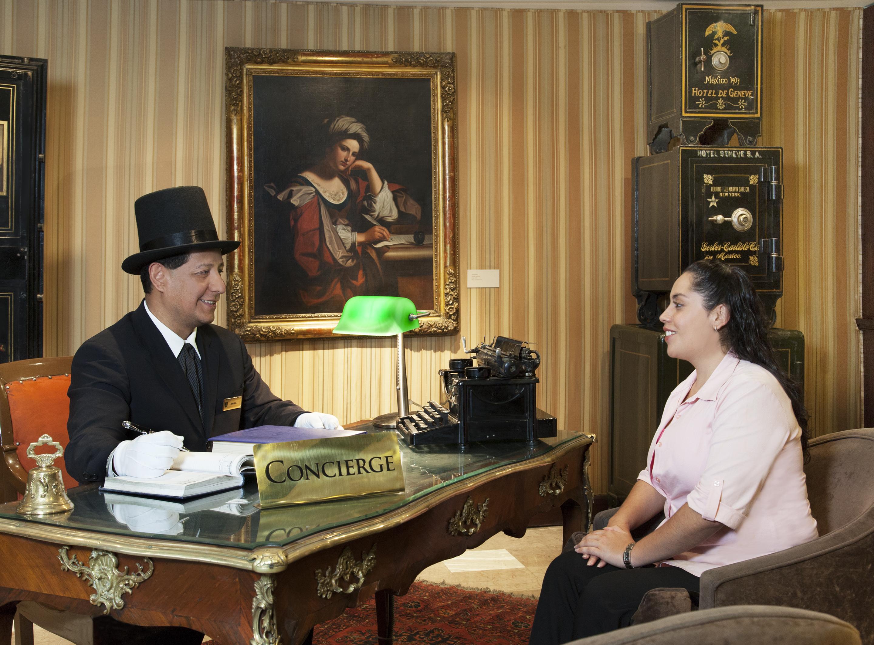 Hotel Geneve Cd De Mexico Exterior photo A concierge assisting a guest